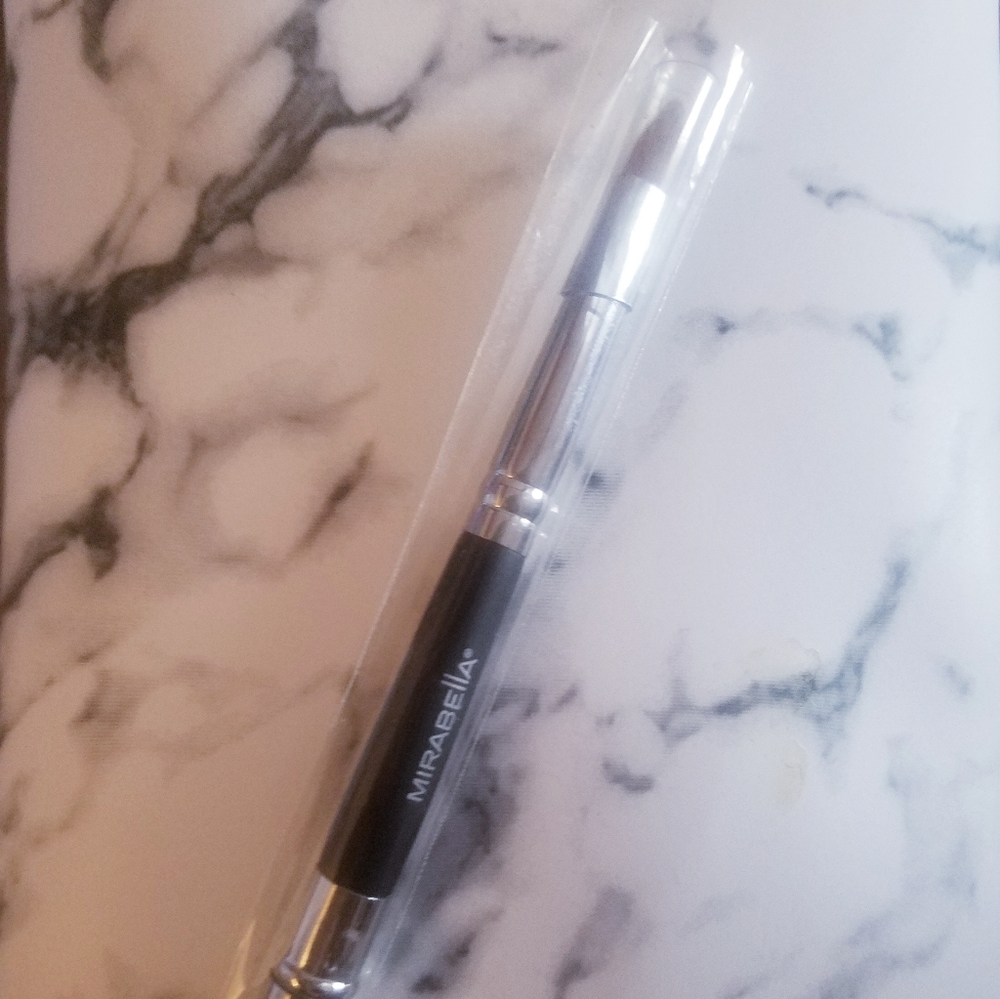New MIRABELLA LIP BRUSH